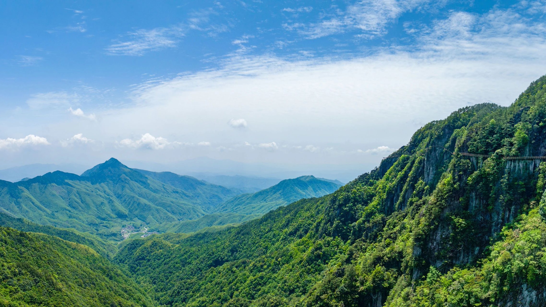 明月山：自然与文化的瑰宝