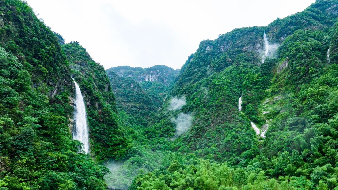 明月山：自然与文化的瑰宝