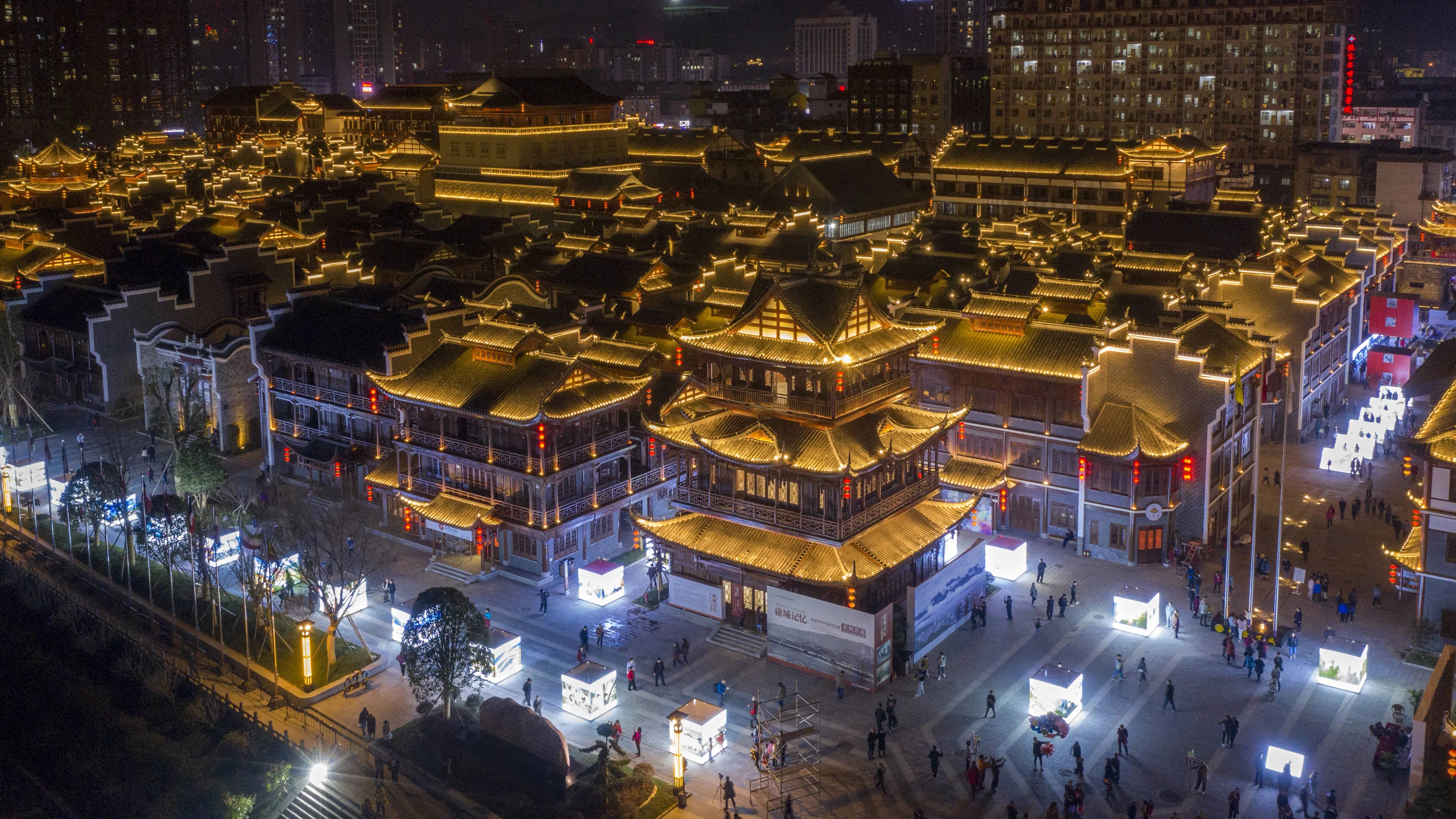 张家界：奇峰异石，人间仙境
