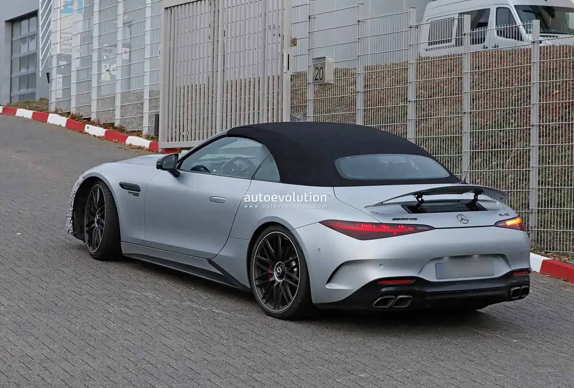 即将迎来中期改款/或2026年发布 新款梅赛德斯-AMG SL谍照曝光(图3) 即将迎来中期改款/或2026年发布 新款梅赛德斯-AMG SL谍照曝光(图3)