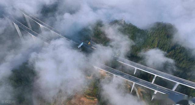 3 个核心条件才能见到！重庆酉沿高速云海奇观，车辆穿行如闯天宫 (图14)