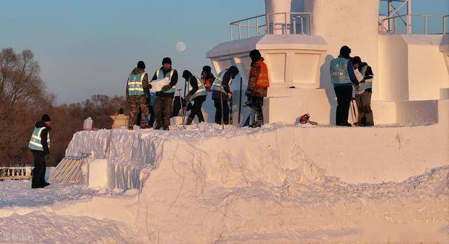 哈尔滨雪博会火出圈！零下20℃的坚守，他们用白雪雕出童话世界 (图5)