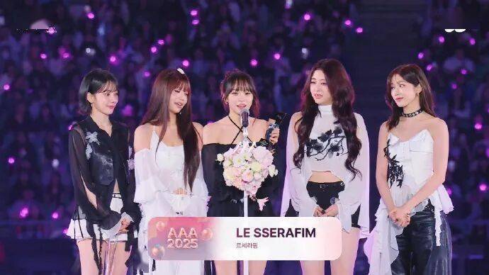 她们斩获“AAA 2025”三座大奖! (图2) 她们斩获“AAA 2025”三座大奖! (图2)