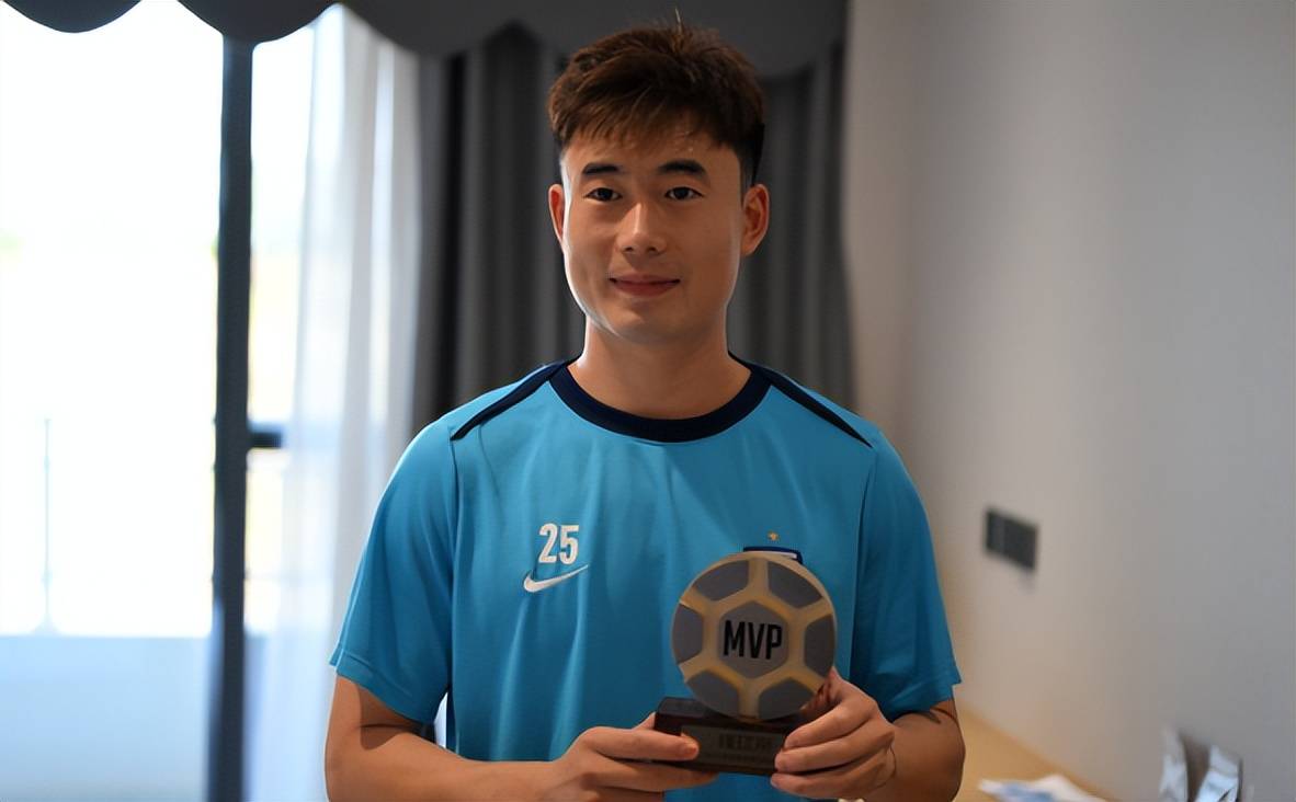 中超刚刚落幕,武汉三镇就迎来一个致命坏消息,明年保级彻底悬了 (图2) 中超刚刚落幕,武汉三镇就迎来一个致命坏消息,明年保级彻底悬了 (图2)