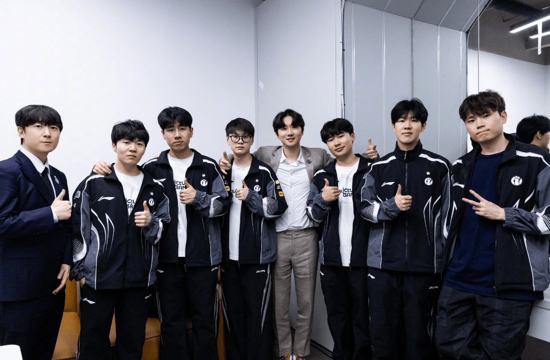 IG全新阵容曝光都不打了！Uzi拒绝天价合同全队新人 (图2)