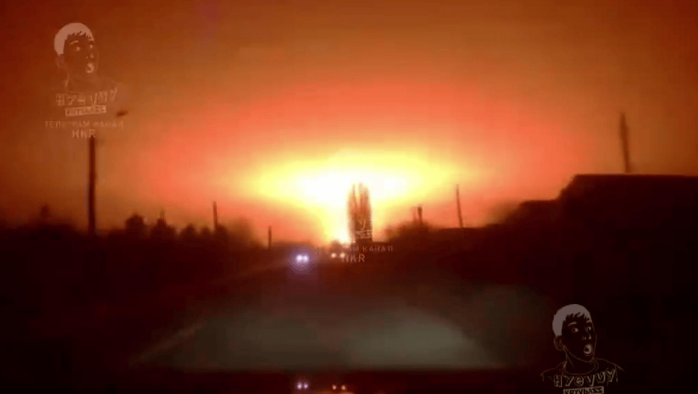 黑海袭船战，北约不忍了，首次开火击沉自爆艇，泽连斯基老家被炸！ (图3)