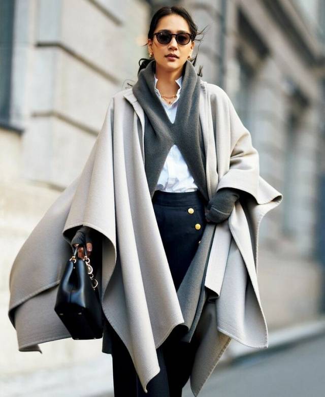 到了冬季才发现,一件有“流动感”的大衣,怎么搭都高级 (图15) 到了冬季才发现,一件有“流动感”的大衣,怎么搭都高级 (图15)