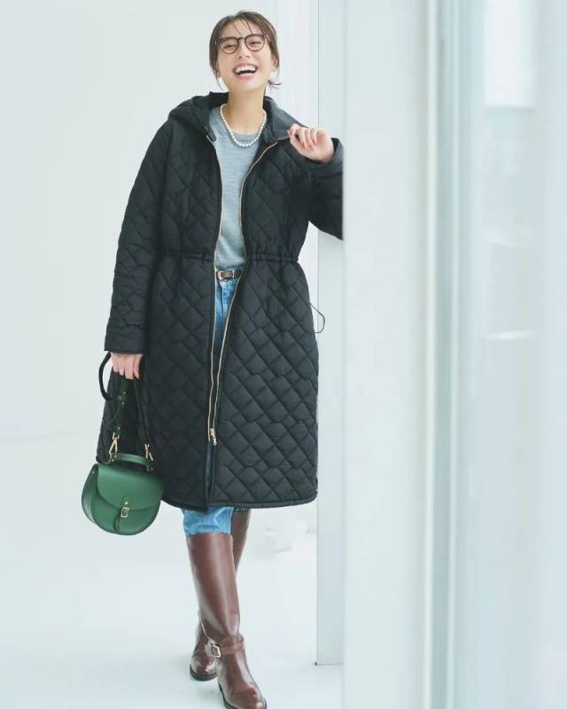 原来，黑色大衣的10倍高级，藏在廓形与层次营造的“精妙感”里 (图5)