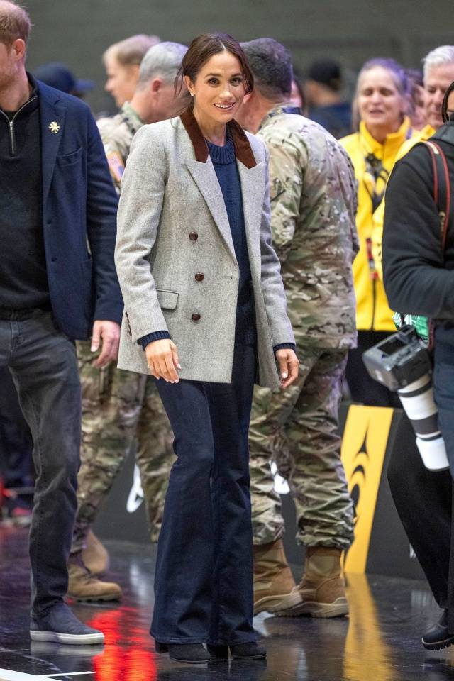 梅根衣品出众，用简约基础款，轻松塑造百变有型的风格 (图7)