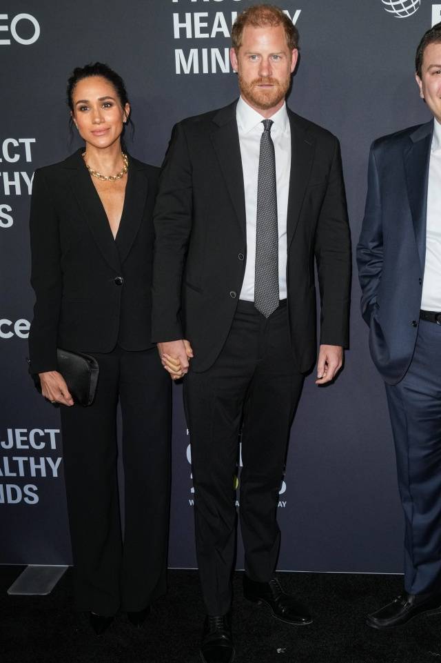 梅根衣品出众，用简约基础款，轻松塑造百变有型的风格 (图11)