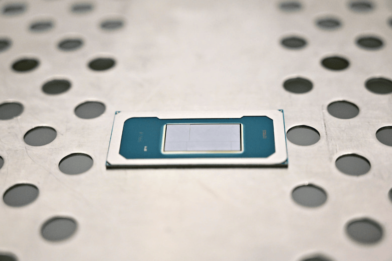 黄仁勋称CPU将死！英伟达想靠GPU制霸，科技巨头们不答应 (图2)