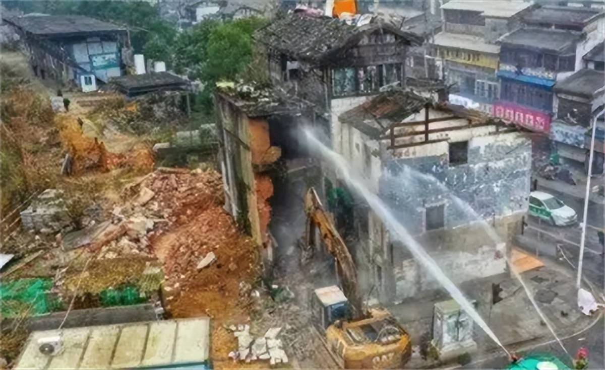 长沙最牛钉子户拆除纪：七兄妹装18个摄像头，养3条狼狗一条藏獒 (图6)