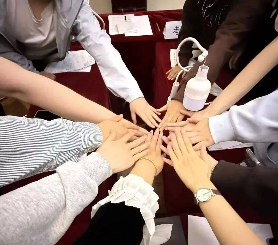 第一批大龄考公人：送走孩子，只求上岸 (图2)