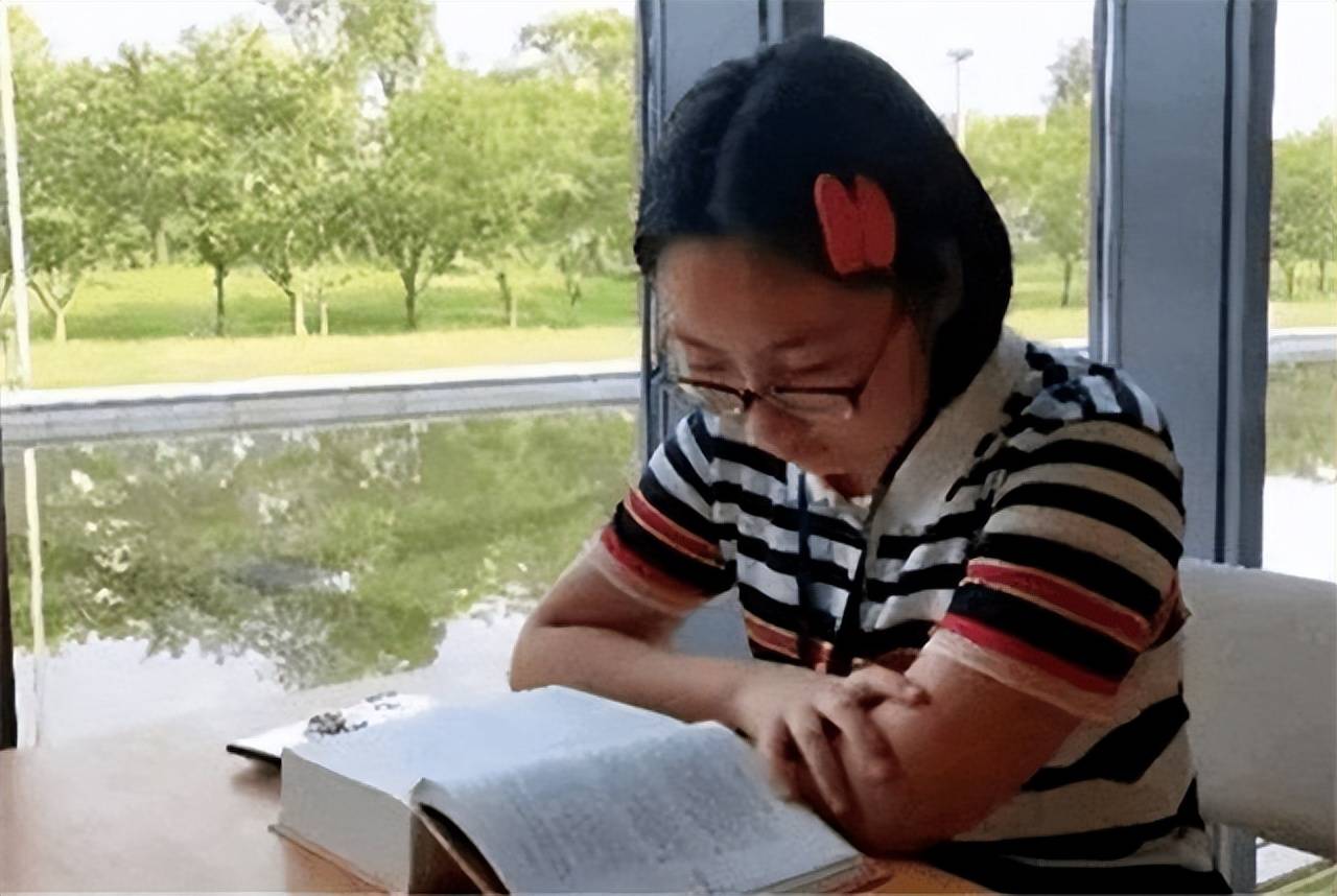 18年高考状元黄亦陈：考入北大，学校奖励40万，改变家庭命运 (图5)