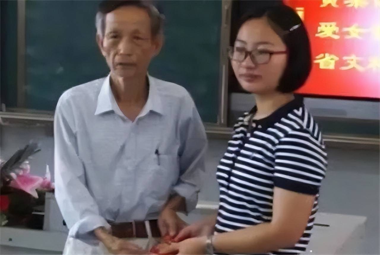 18年高考状元黄亦陈：考入北大，学校奖励40万，改变家庭命运 (图9)