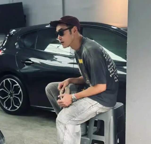 42岁阮经天恋爱,女友小他21岁还是富家千金,这段感情你站吗?(图5) 42岁阮经天恋爱,女友小他21岁还是富家千金,这段感情你站吗?(图5)