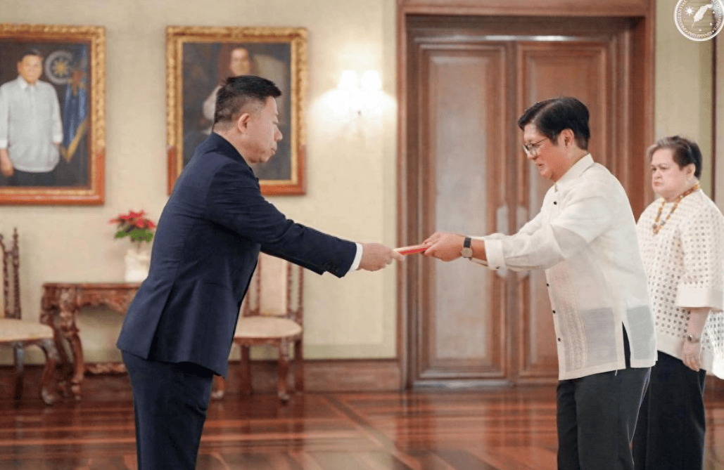 中国终于派出新大使，马科斯前所未有的热情，希望中方答应一件事 (图1)