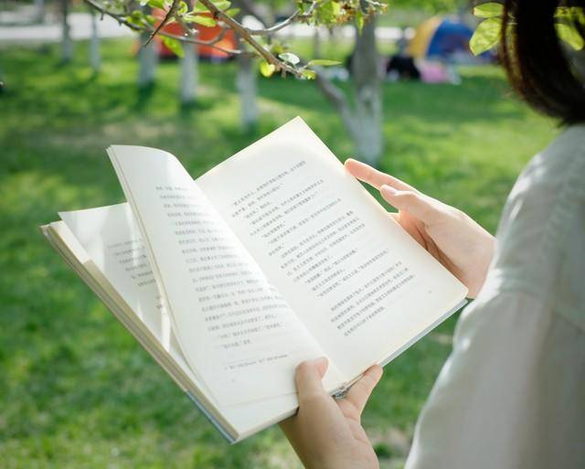  一定要大量读书：经常读书的人，赚钱只在早晚(图8)