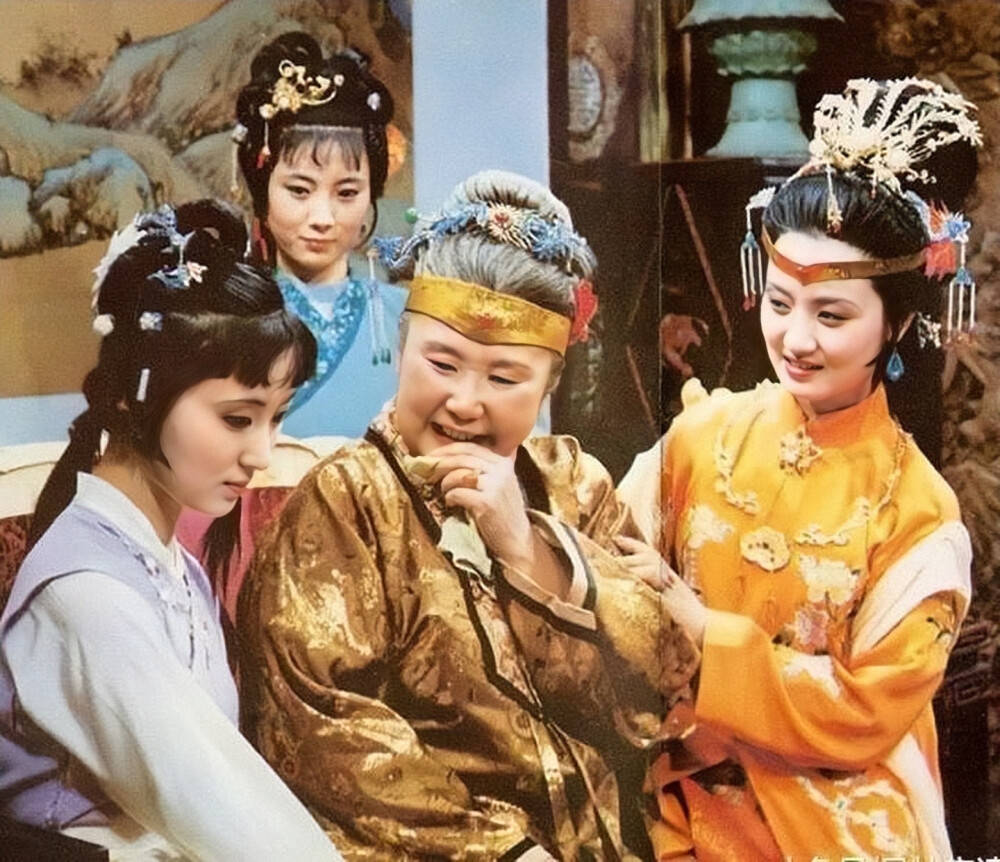 读《红楼梦》：王熙凤为何亲黛玉而远宝钗？(图2)