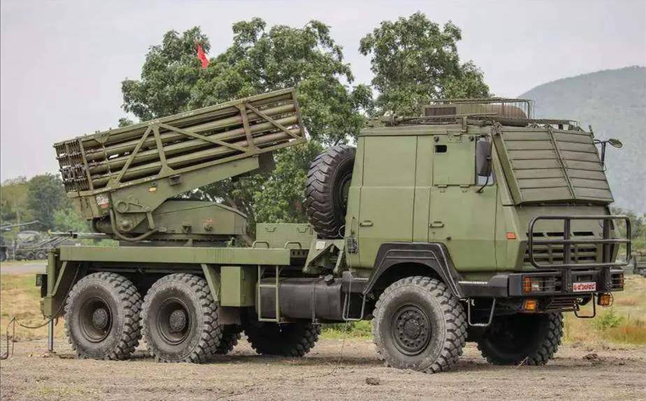 战局急转，03远火炸泰国水坝？中械远火，压得泰柬两军喘不过气来 (图8)