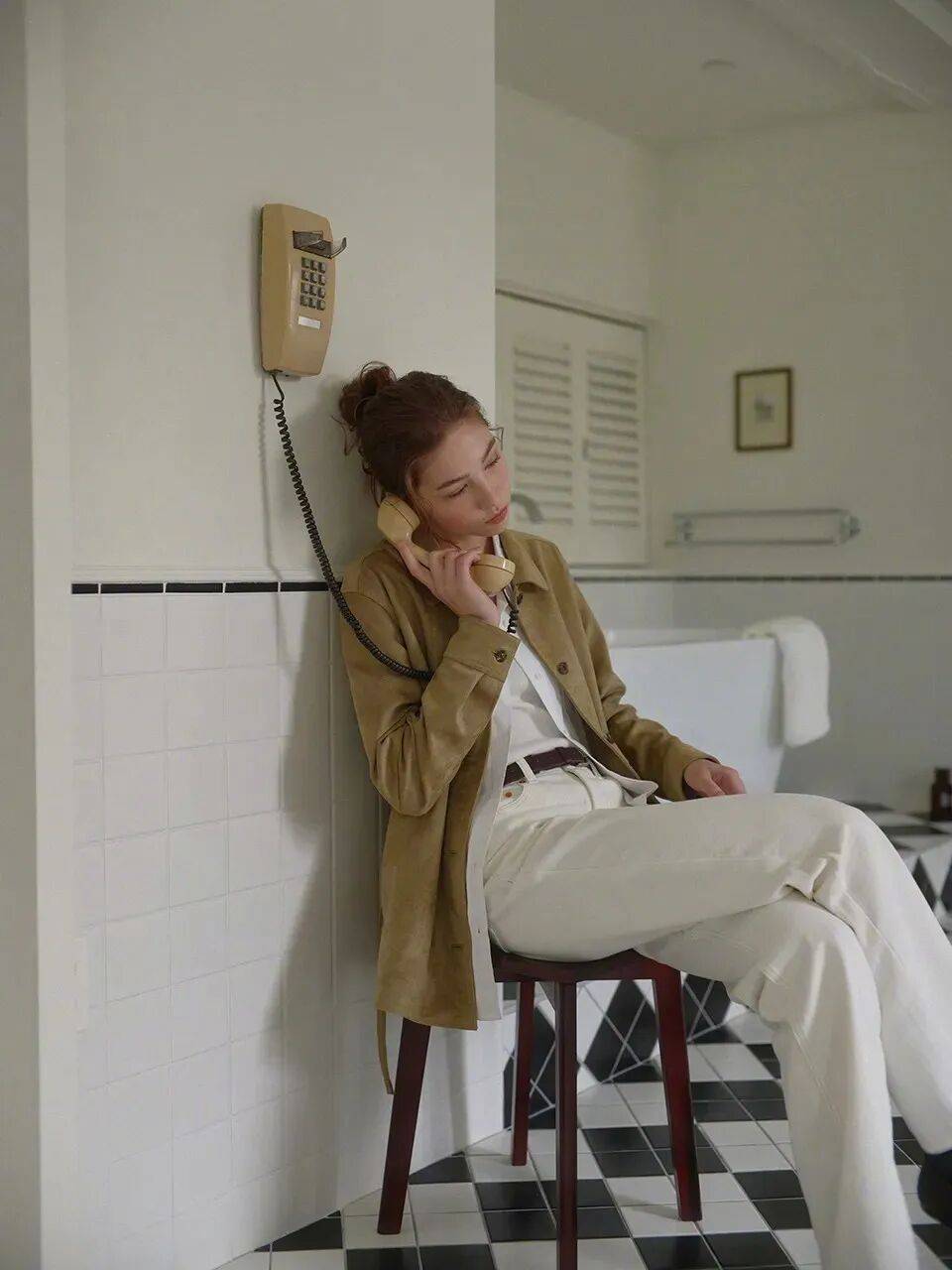 今冬“阔腿裤”新穿法火了，搭配短外套显高显瘦，这么穿才更时髦 (图10)