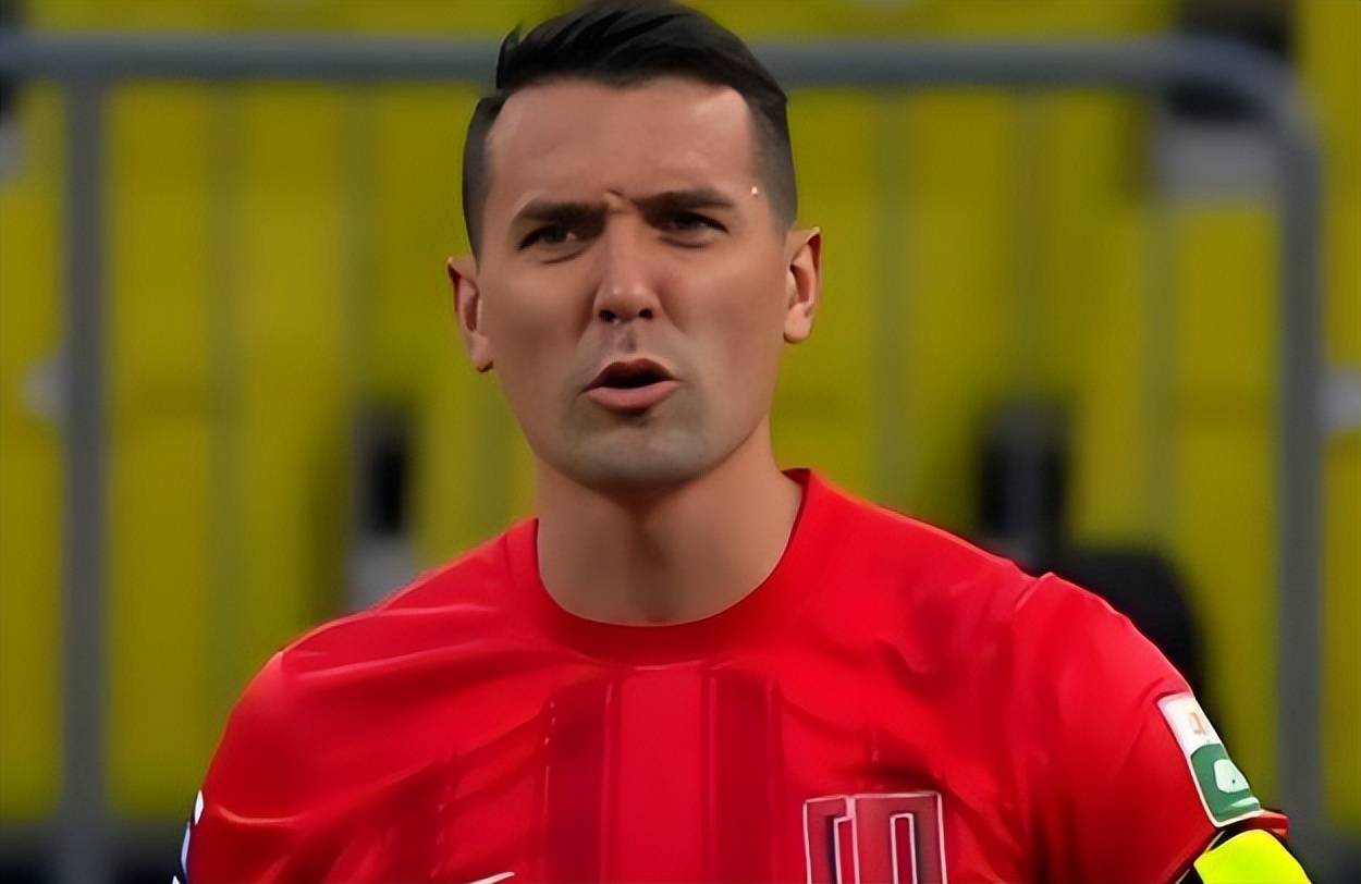 命运捉弄!周定洋想找高薪下家却遭新规暴击,多队退出,转会无望 (图3) 命运捉弄!周定洋想找高薪下家却遭新规暴击,多队退出,转会无望 (图3)