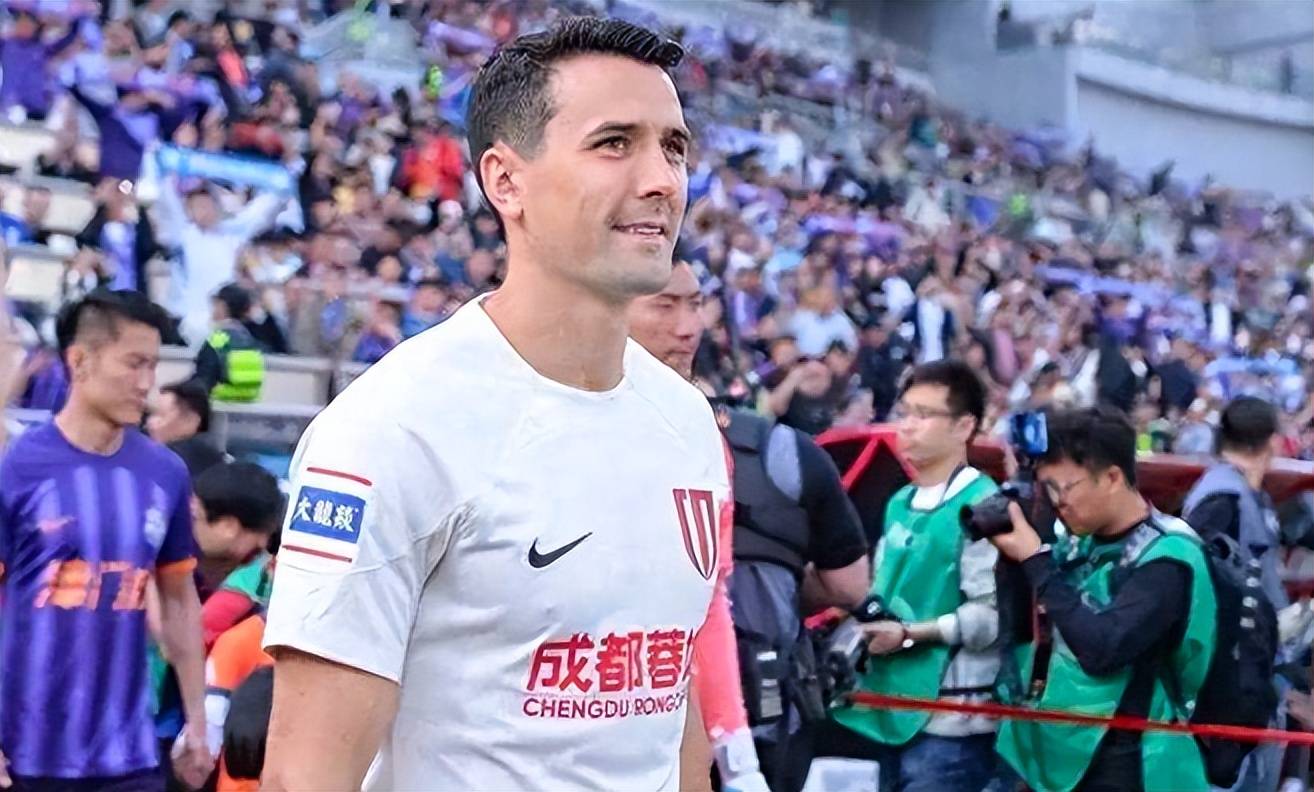 命运捉弄!周定洋想找高薪下家却遭新规暴击,多队退出,转会无望 (图2) 命运捉弄!周定洋想找高薪下家却遭新规暴击,多队退出,转会无望 (图2)