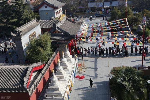 万盏灯火映长安！广仁寺燃灯节引万人奔赴，藏着西安文旅密码 (图5)
