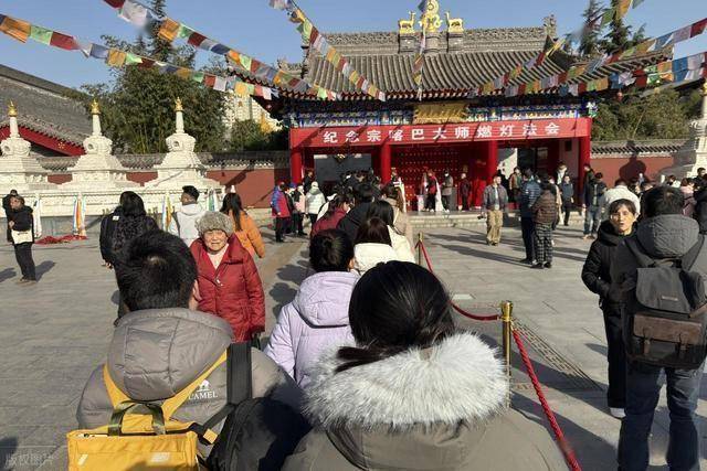 万盏灯火映长安！广仁寺燃灯节引万人奔赴，藏着西安文旅密码 (图10)
