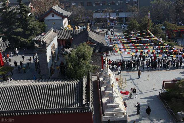 万盏灯火映长安！广仁寺燃灯节引万人奔赴，藏着西安文旅密码 (图9)