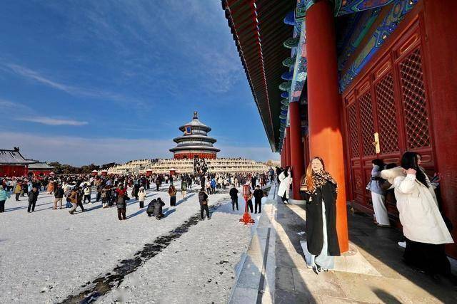 一场初雪,让天坛美成北平旧梦!红墙白雪藏着北京双重浪漫 (图5) 一场初雪,让天坛美成北平旧梦!红墙白雪藏着北京双重浪漫 (图5)