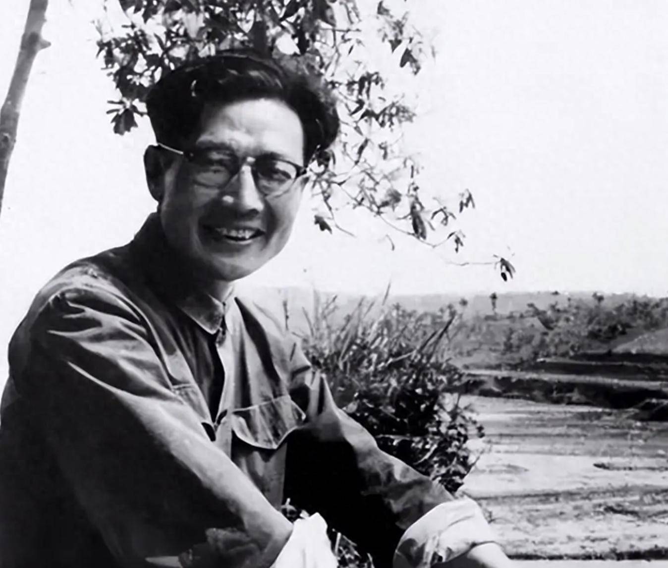 一生积蓄临终全捐国家，周立波染病在京离世，发妻几度泪如雨下 (图1)