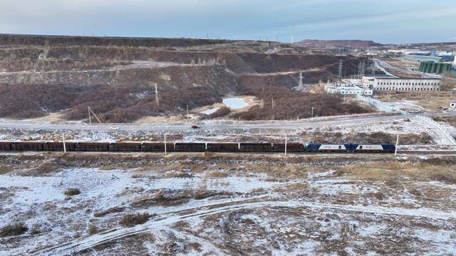 时速1公里超长火车，来了！ (图2)