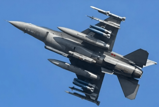 中方话音刚落，泰国松口停火，开出3大条件，要洪森父子“投降”！(图2)