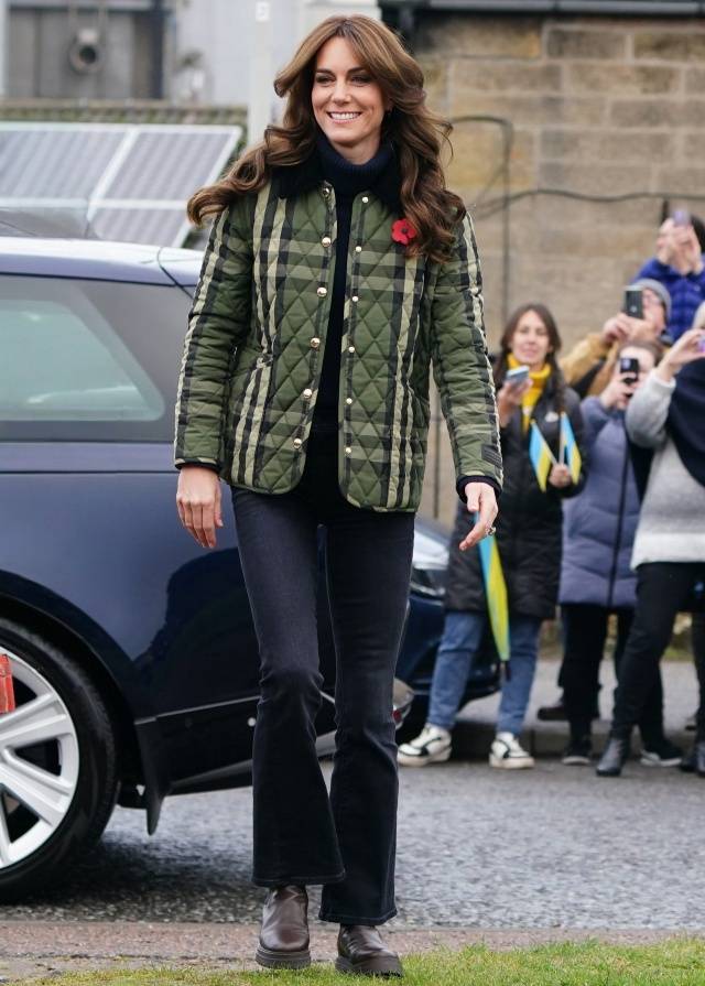 冬日复古格纹回归，掌握这几种搭配，轻松穿出时髦英伦风 (图11)