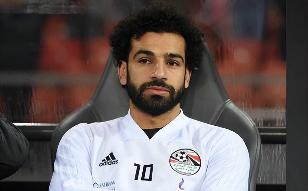 16场10球！19岁天才边锋横空出世，利物浦找到萨拉赫接班人，开价1亿欧 (图1)