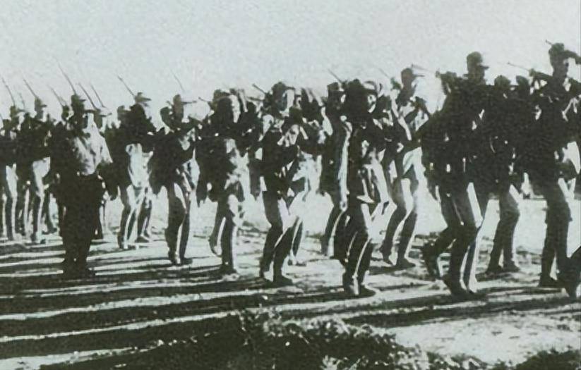 长征时期,红军的生活到底有多艰苦?是时候告诉大家真相了! (图1) 长征时期,红军的生活到底有多艰苦?是时候告诉大家真相了! (图1)