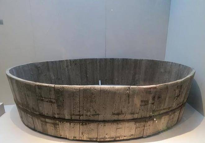 20岁参军，22岁荣立一等功，24岁凭借牛棚中发现的一物，彪炳千秋 (图5)