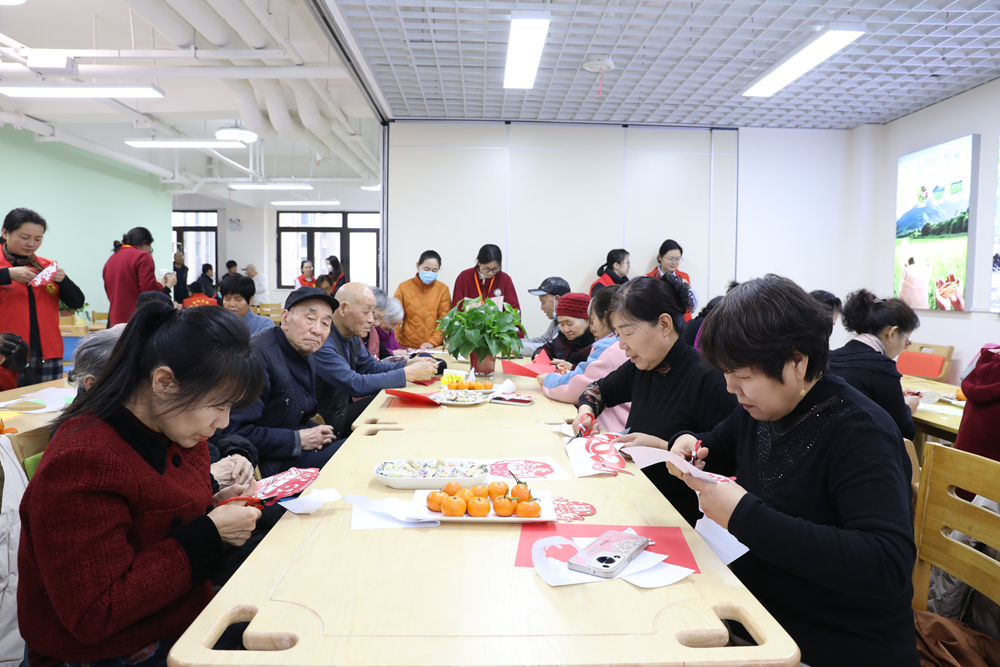 郭杜街道东街社区联合聂河养老服务站举办冬至主题活动(图5)
