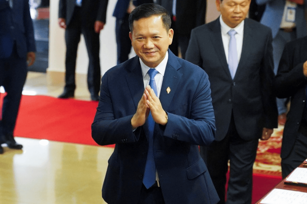 泰国穷追猛打，中国火速出手，当着中国特使的面，洪玛奈万分感谢 (图2)