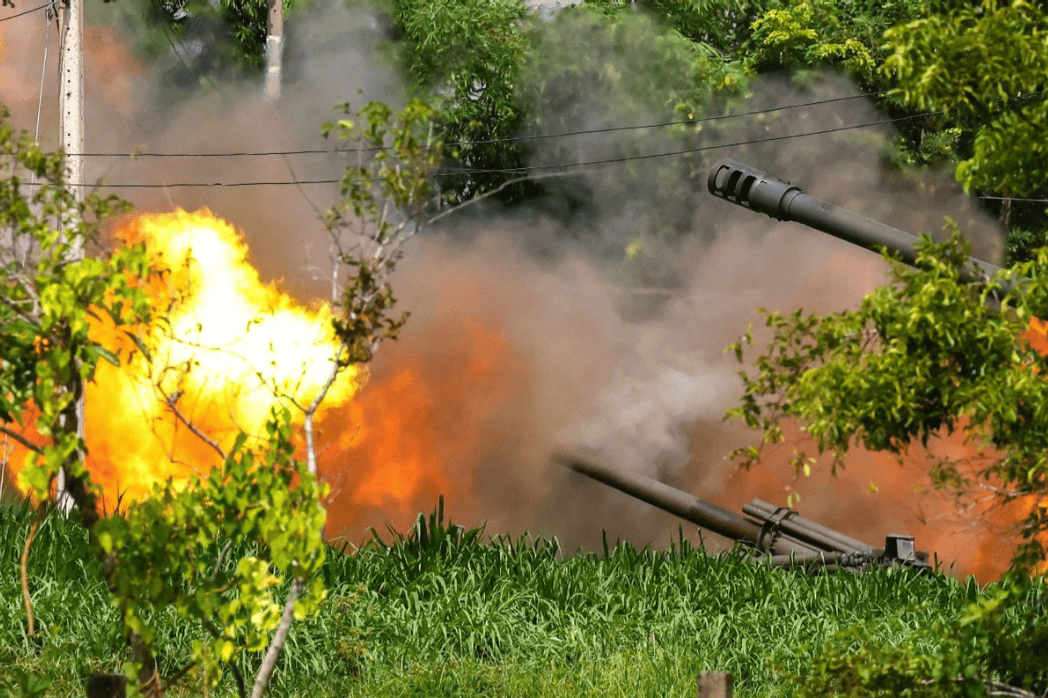 泰国穷追猛打，中国火速出手，当着中国特使的面，洪玛奈万分感谢 (图3)