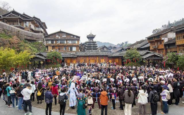 万人空巷庆侗年！黔东南这场非遗盛会，藏着传统文化活态传承密码 (图2)
