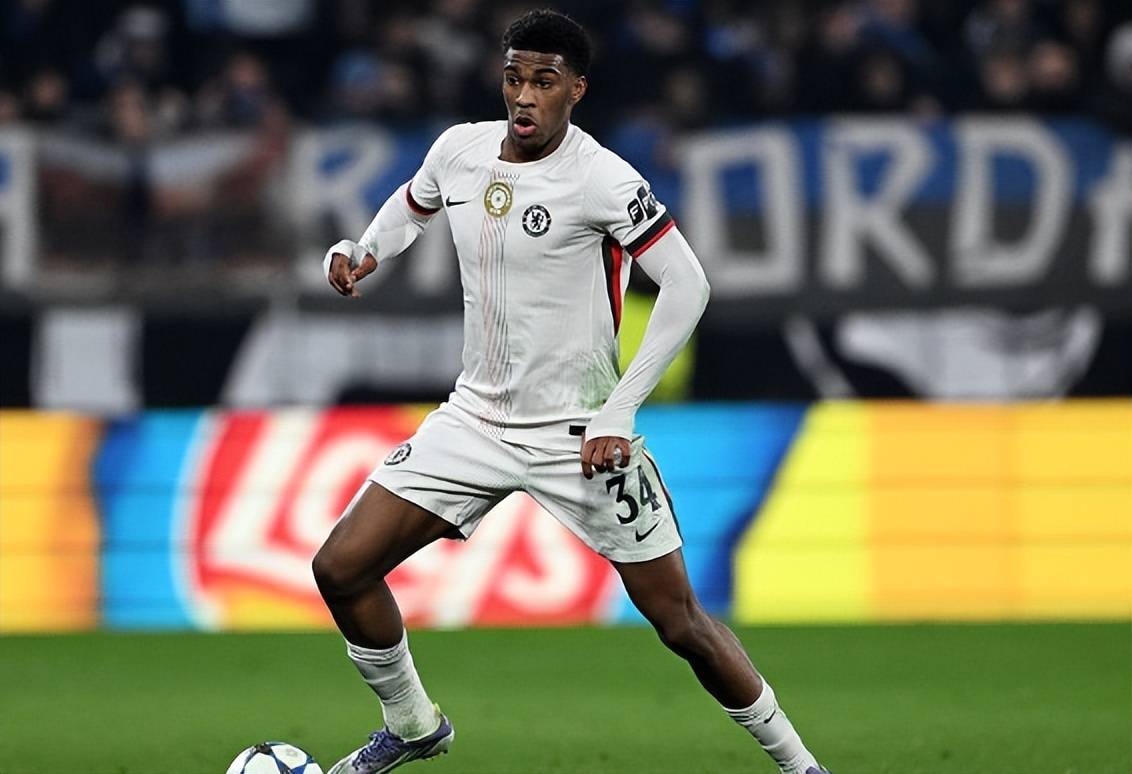 为补强后防，曼城盯上切尔西天才全能后卫，拜仁来抢，蓝军不放人 (图1)