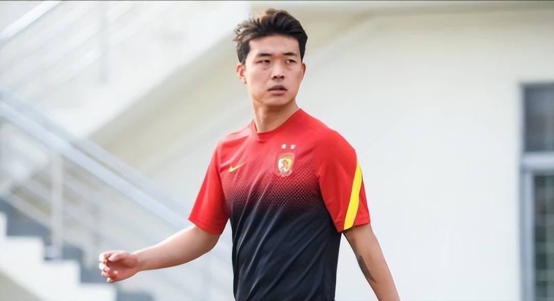 徐正源一离任，蓉城就遭离队潮，3大主力都想走人，要开球员超市 (图2)