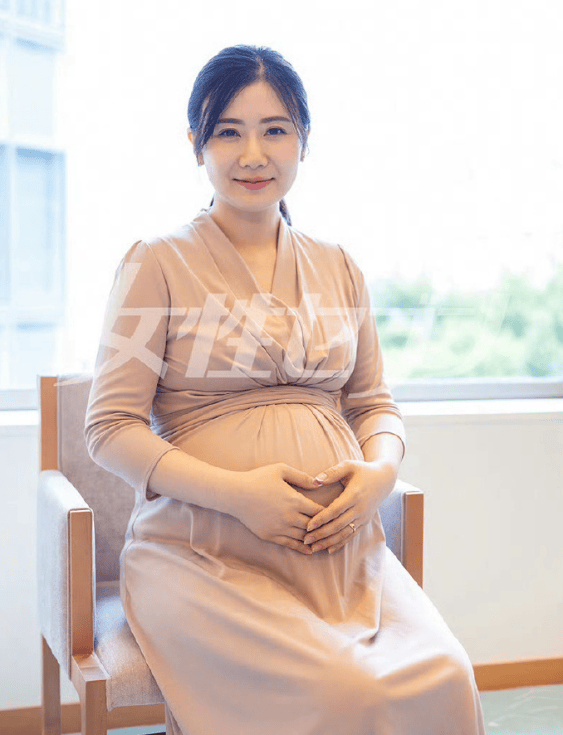 福原爱二婚细节曝光!否认出轨,离婚半年后才恋爱,现已大肚如箩 (图3) 福原爱二婚细节曝光!否认出轨,离婚半年后才恋爱,现已大肚如箩 (图3)