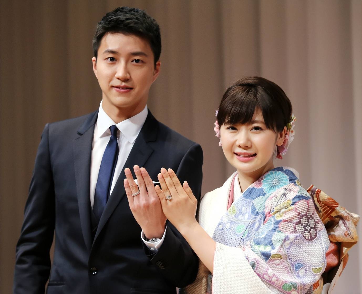 福原爱二婚细节曝光!否认出轨,离婚半年后才恋爱,现已大肚如箩 (图10) 福原爱二婚细节曝光!否认出轨,离婚半年后才恋爱,现已大肚如箩 (图10)