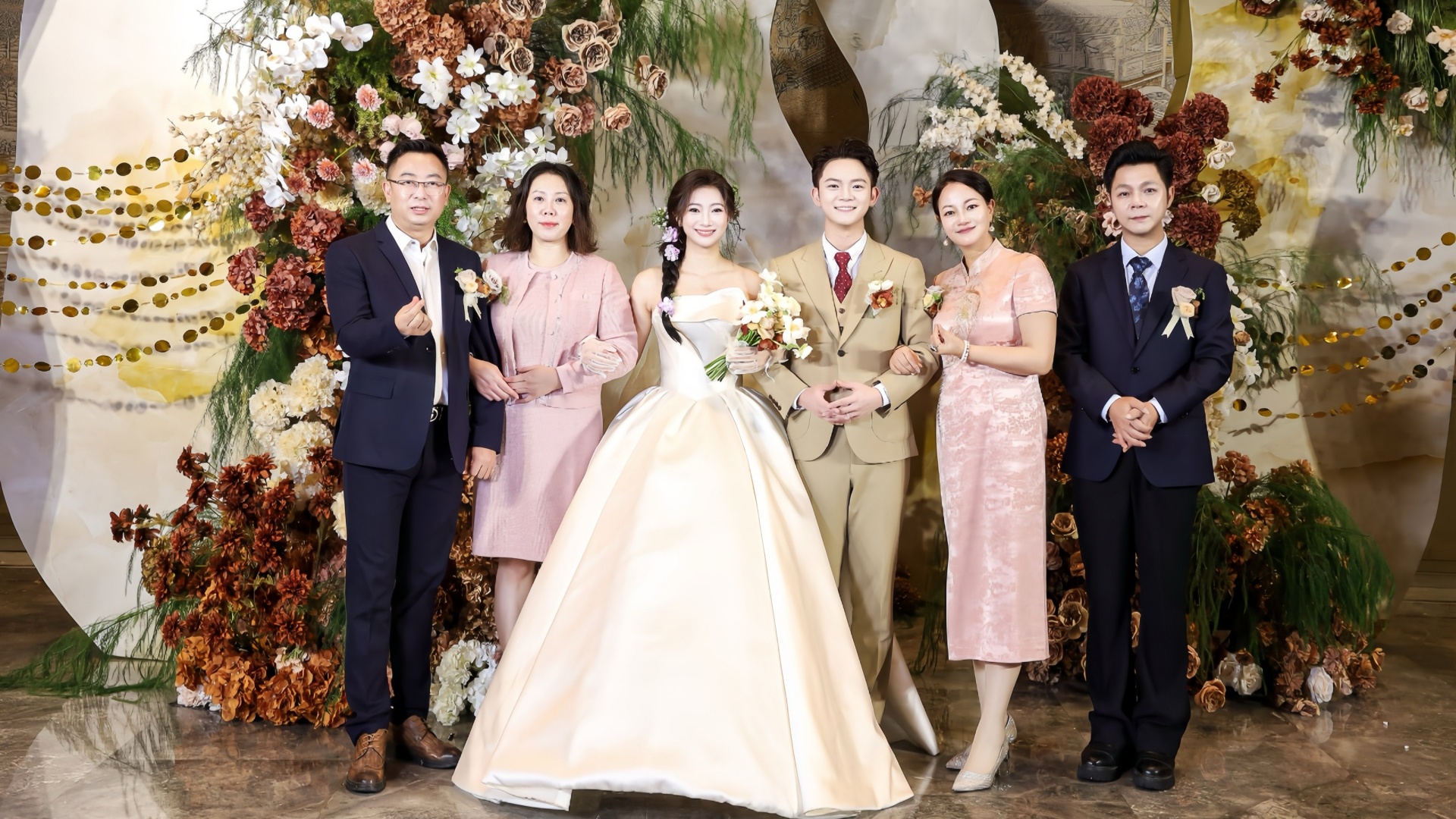 <strong>李逸轩与蒋汶妤婚礼纪事——我的爱对你说</strong>