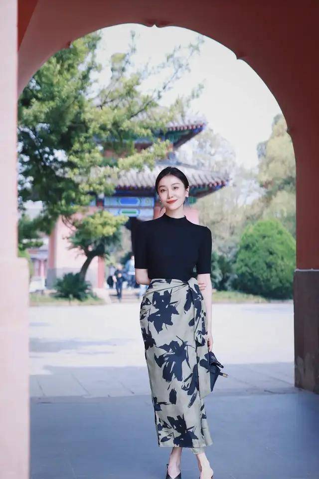 “陈乔恩”新穿法火出圈：新中式外套+半身裙，松弛洋气又减龄！(图14)