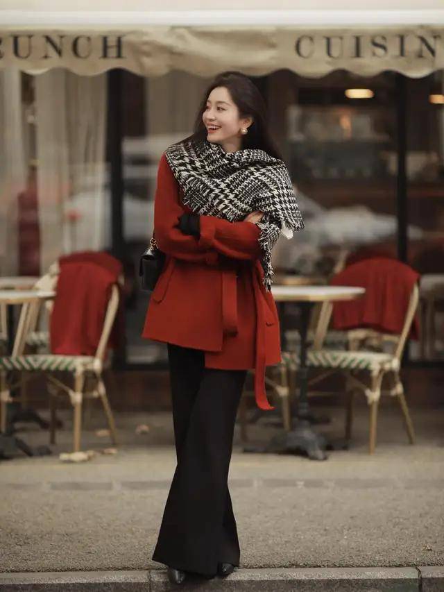 “陈乔恩”新穿法火出圈：新中式外套+半身裙，松弛洋气又减龄！(图20)