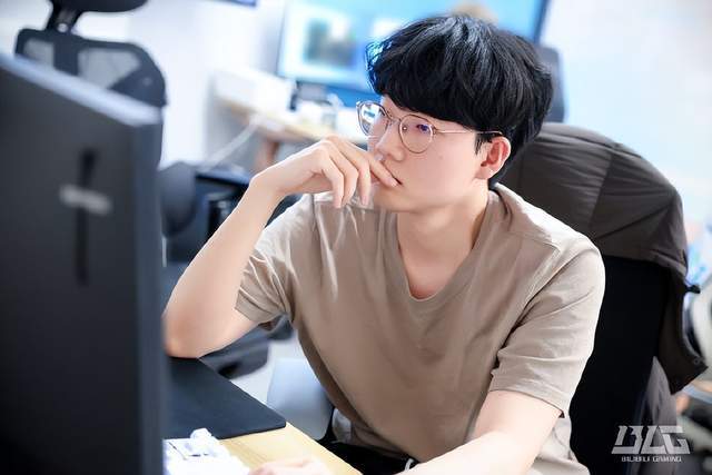 德杯第二阶段关键战，BLG豪华战舰首秀，IG新阵容练兵！(图1)